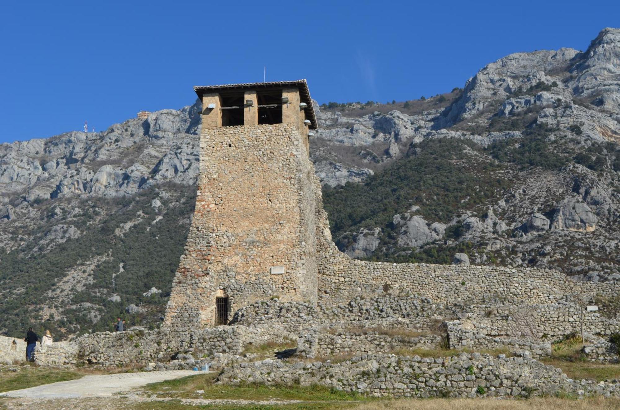 The House Of Dollma , Inside Castle Gjestgiverier Krujë
