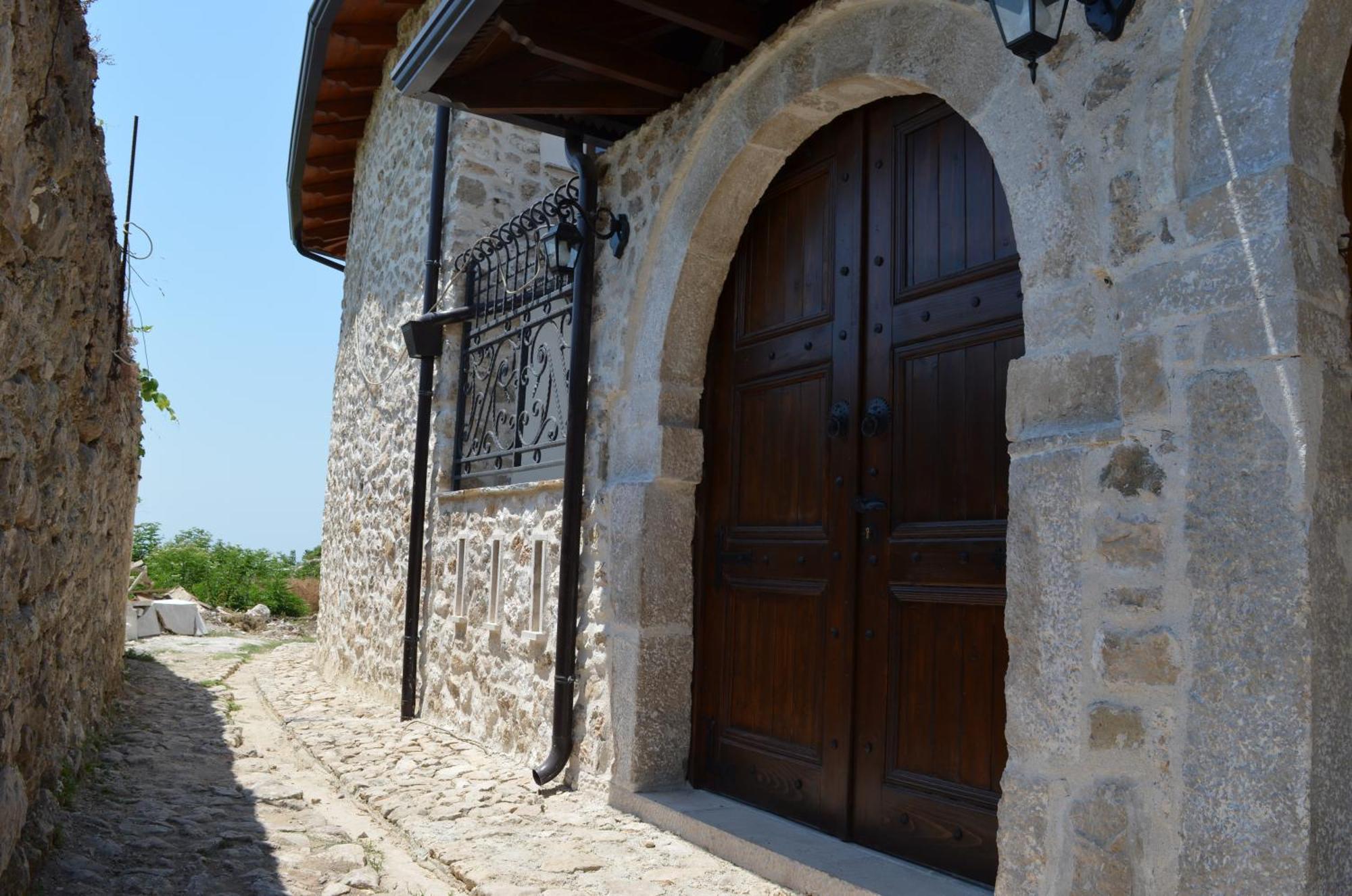 The House Of Dollma , Inside Castle * Krujë