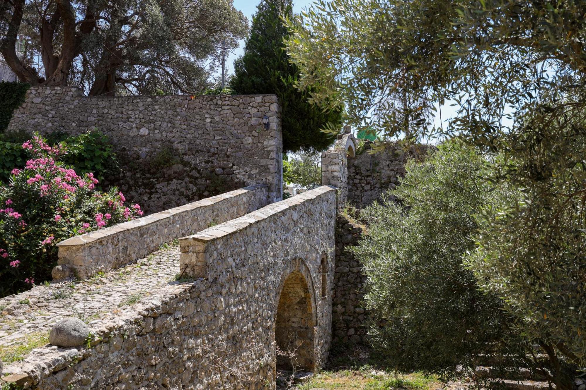 The House Of Dollma , Inside Castle * Krujë